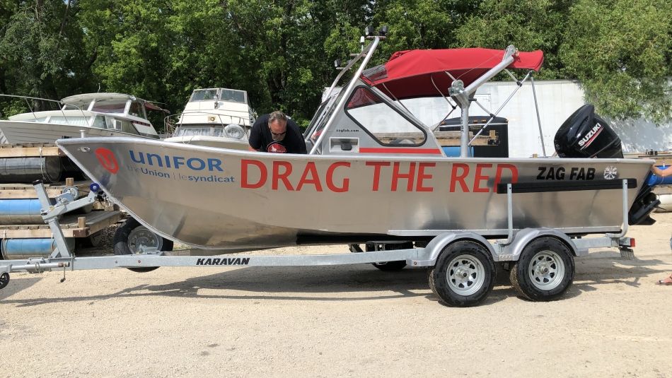 Unifor's Drag the red boat