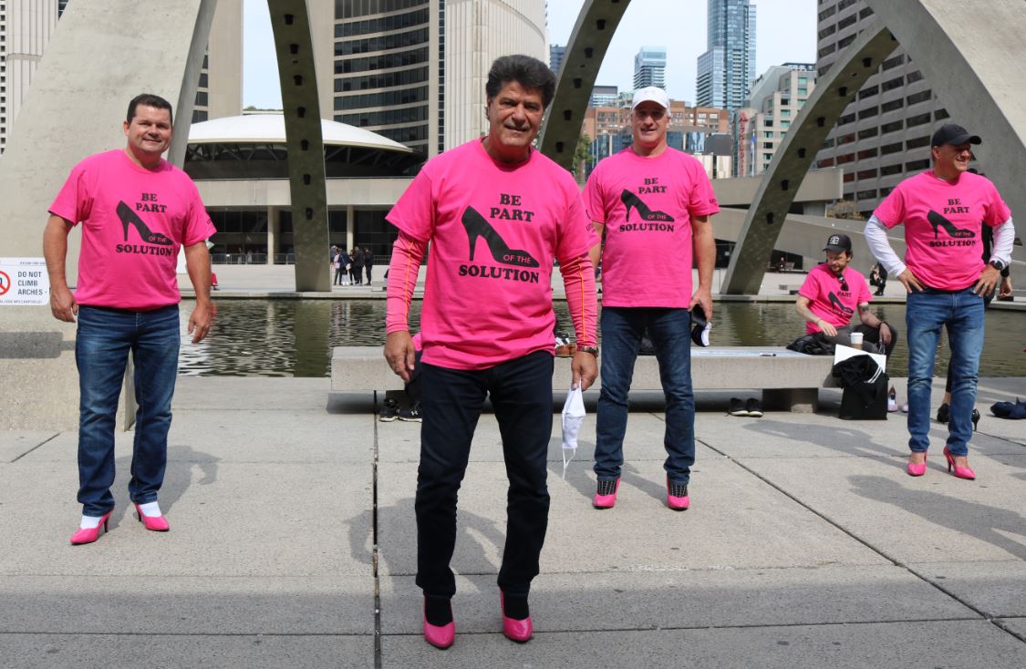 Hope in High Heels Jerry Dias with other men at the 2021 Hope in High Heels walk.
