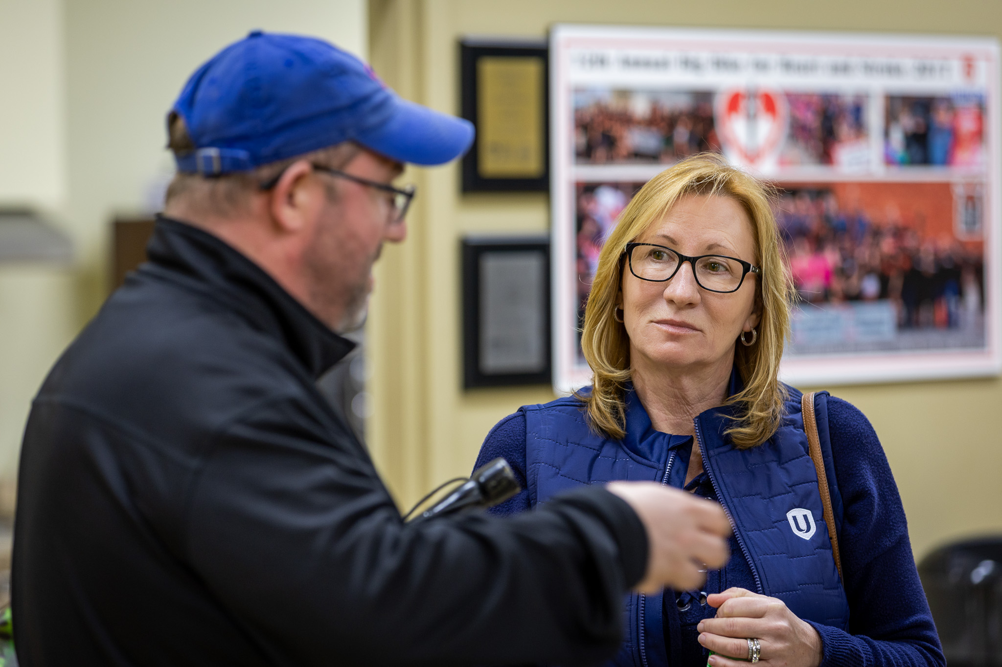 A women and man talking