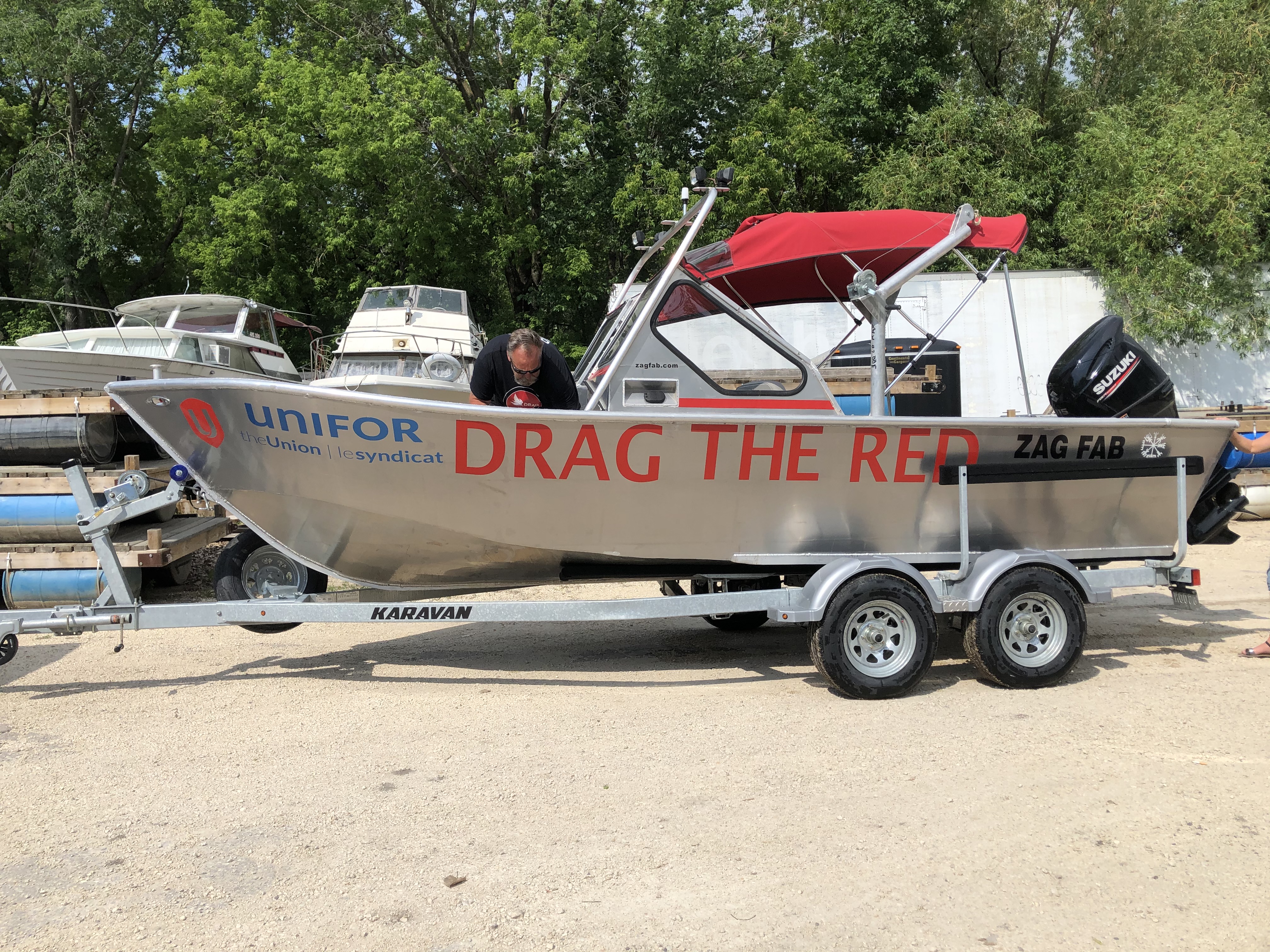 Unifor's Drag the red boat