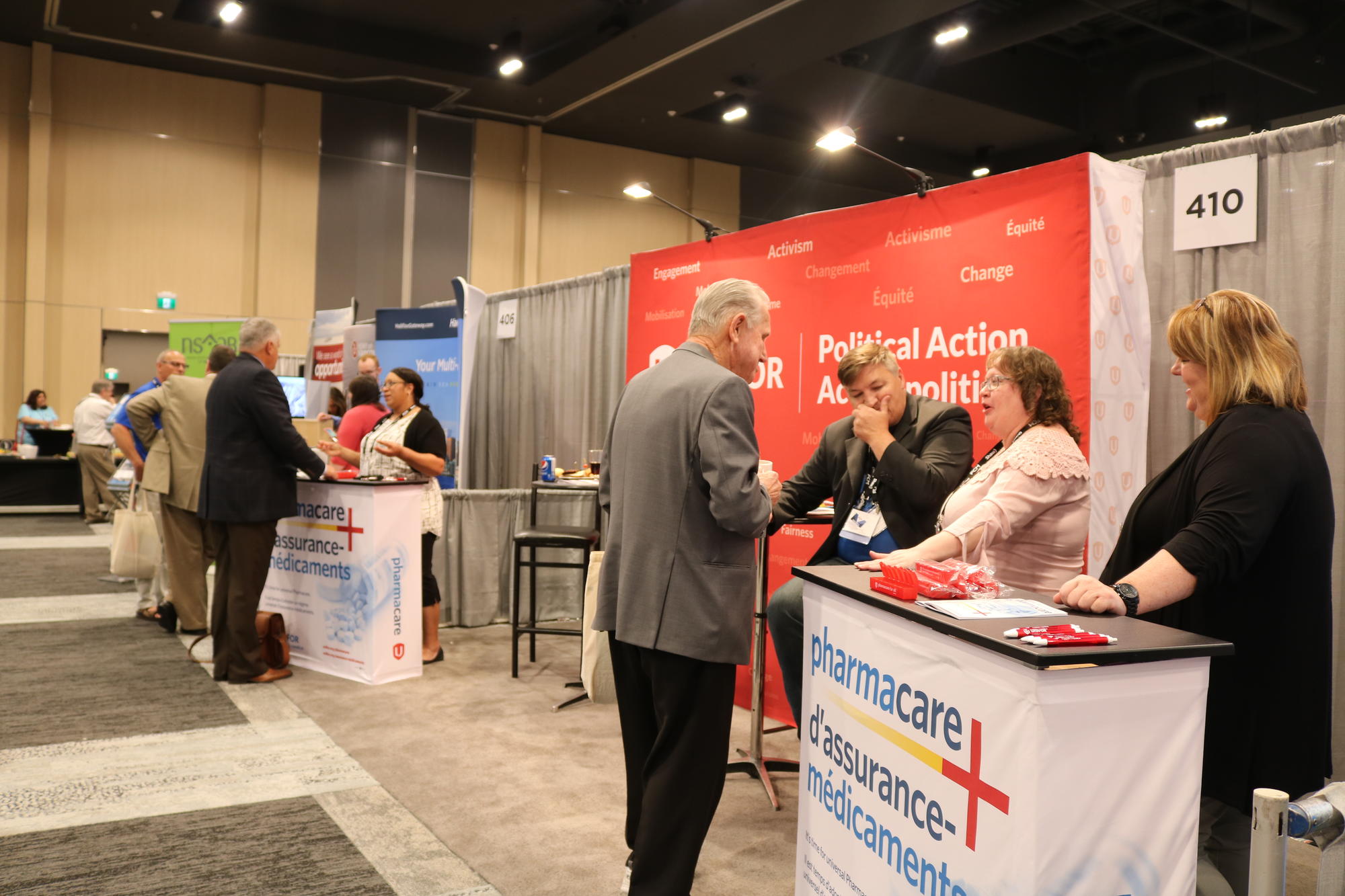 Unifor members lobby political party leaders and municipal officials for pharmacare at the Federation of Canadian Municipalities.