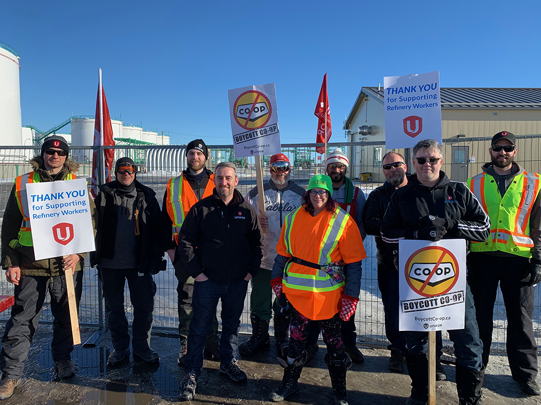 Unifor members on a picket line.