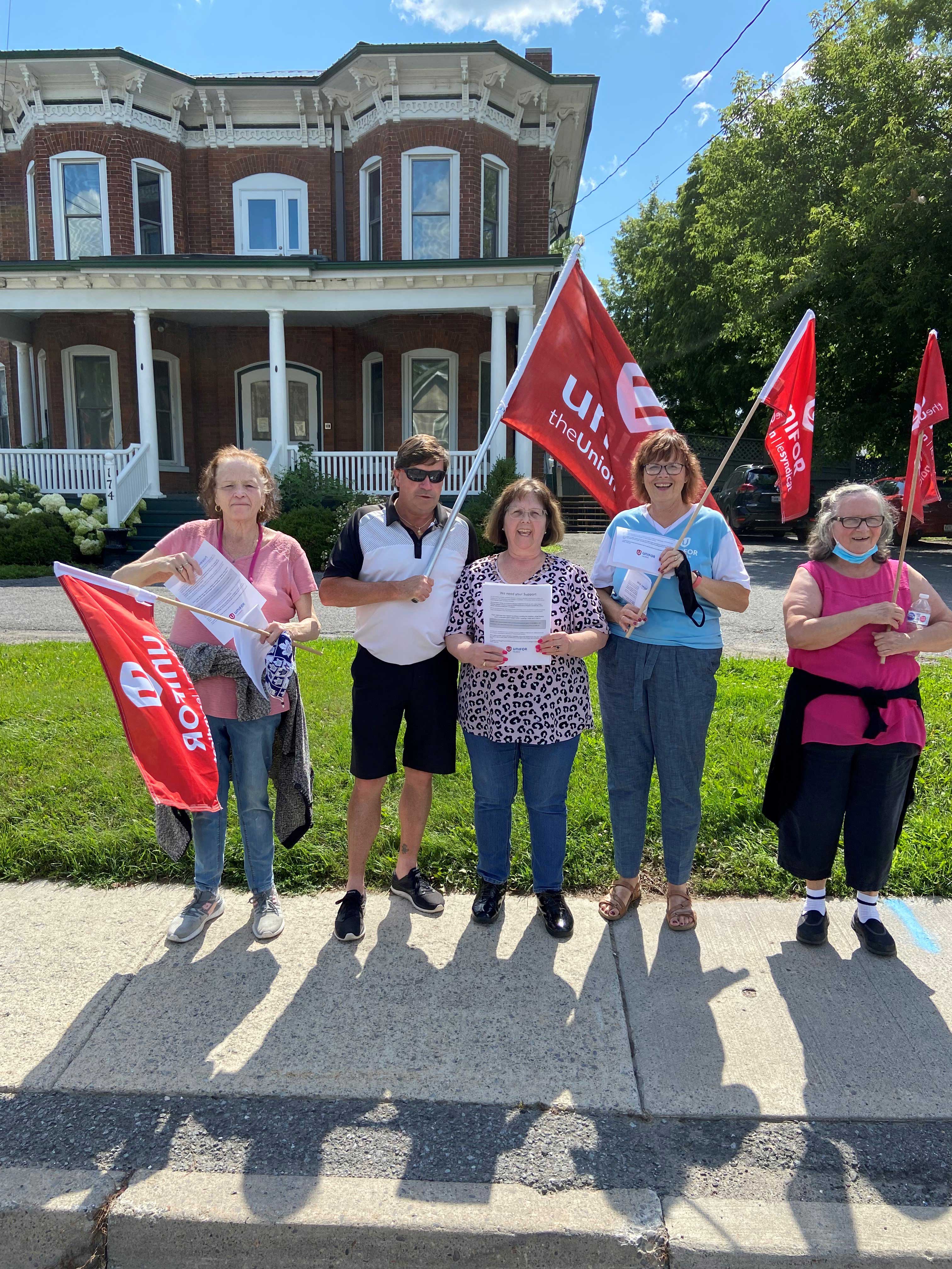 Local 414 solidarity leaflet action.