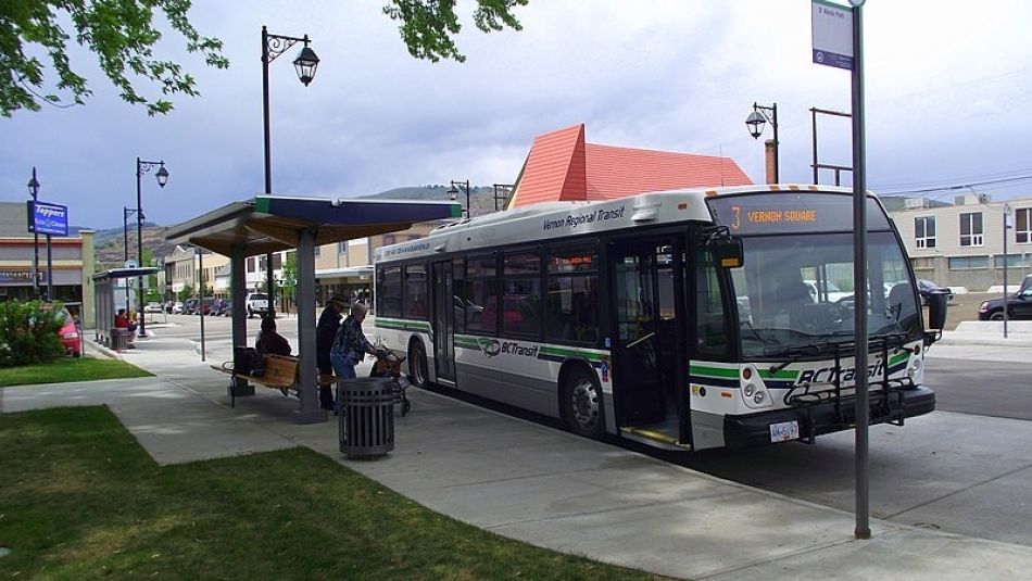 90 UBCO-North Okanagan Connector Bus, Attribution: Kiwibirdman