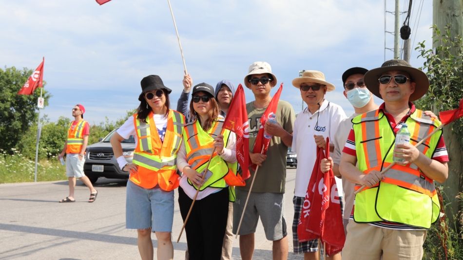 Casino members on the picket