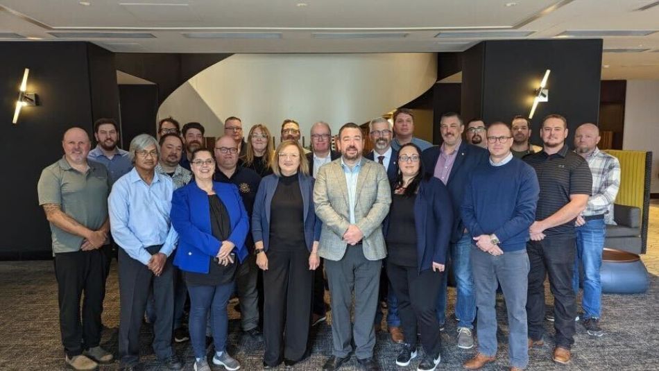 CN Bargaining committee with Unifor leadership