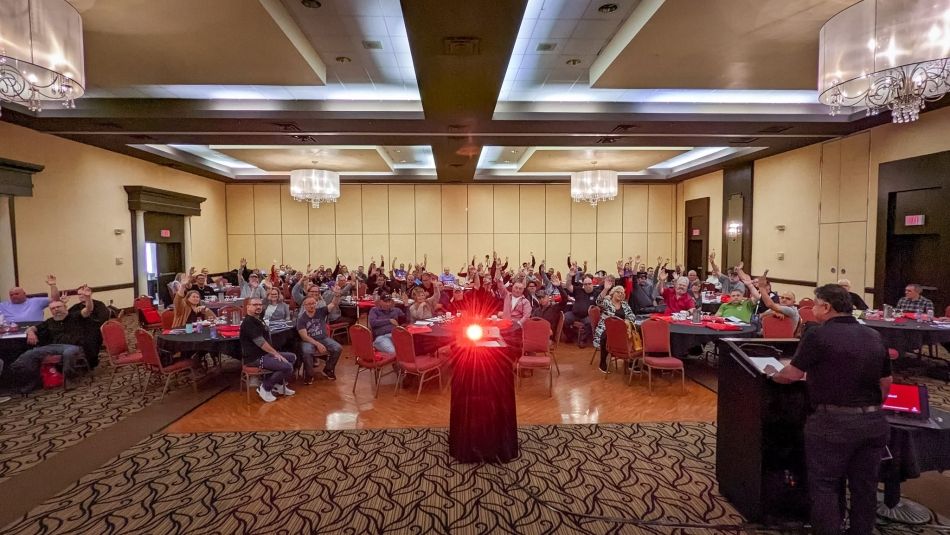 Unifor Independent Parts Supplier Bargaining Conference delegates voting on the adoption of a new bargaining agenda. 