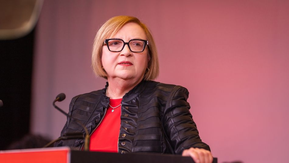 Ontario Regional Council Day Two: Unifor National President Lana Payne vows  to protect Canadian jobs as Trump presidency inches closer | Unifor