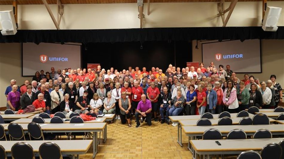 A large group of Unifor retired workers.