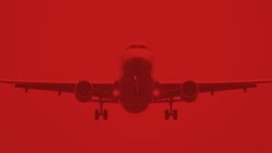 a airplane flying