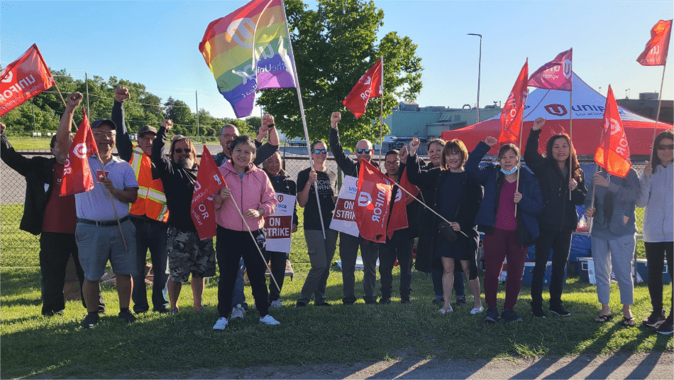 Unifor Local 1859 members on the picket line at the Autoneum plant in Tillsonburg, Ontario