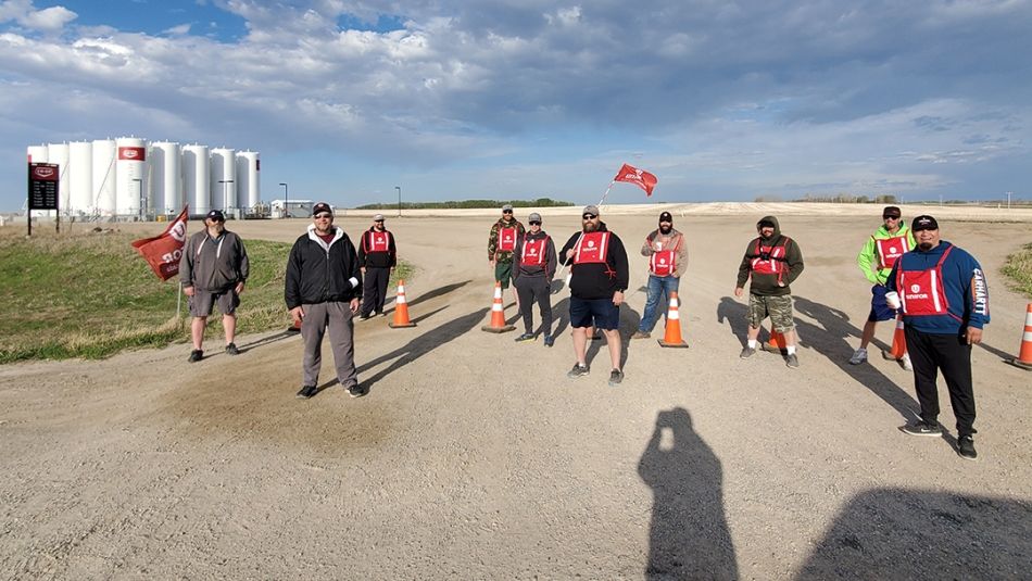 Unifor Local 594 members on a secondary picket line at Foam Lake cardlock.