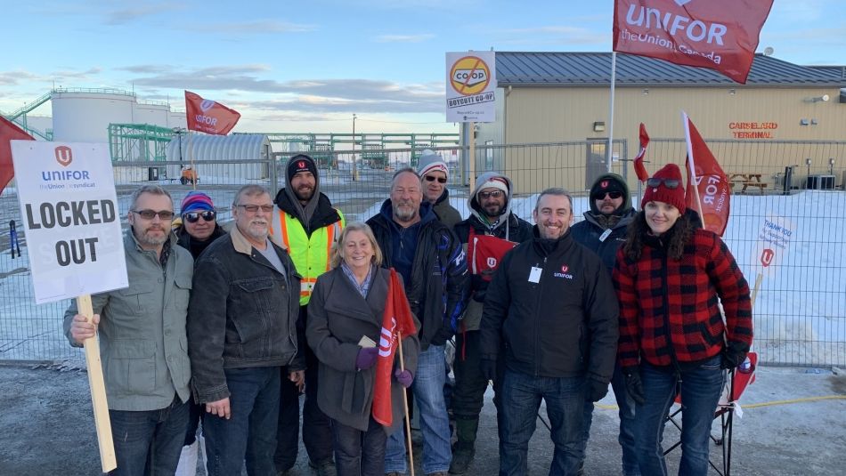 Unifor members hold a solidarity picket in Prince George.