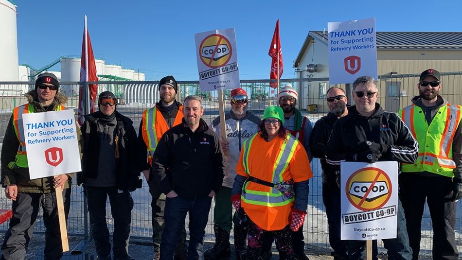Unifor members on a picket line.