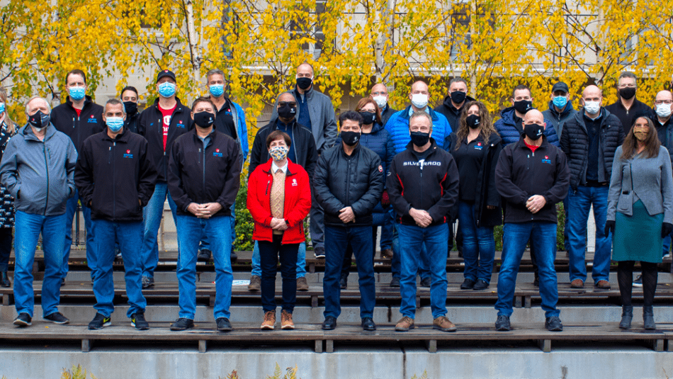 Jerry Dias and the Unifor Master Bargaining Committee.