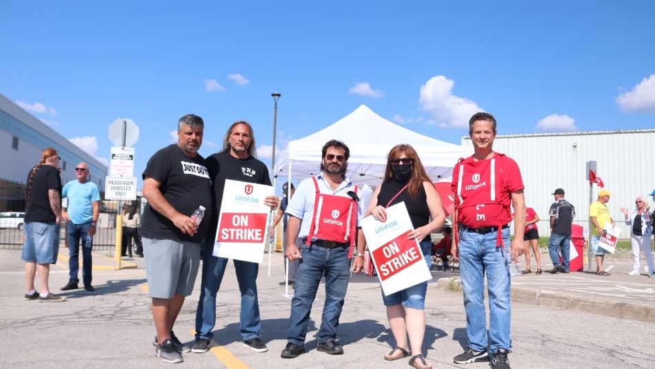 De Havilland workers on the picket line at the Downsview plant.