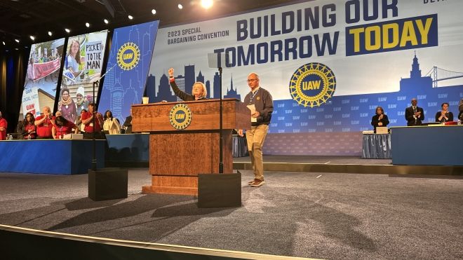 Lana Payne speaks at the podium at the UAW Conference