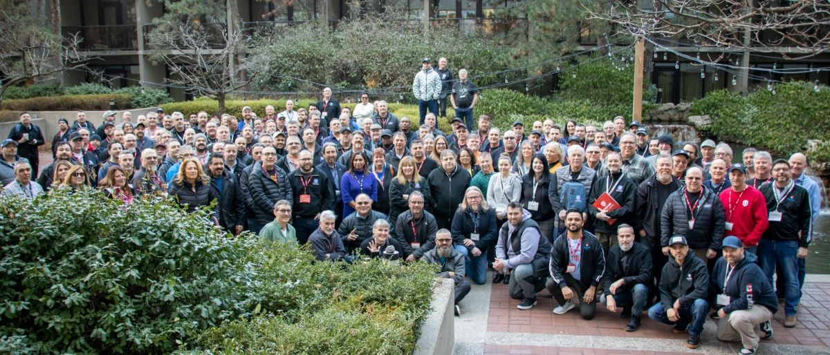 Photo de groupe des délégués à la conférence sur les métiers spécialisés 