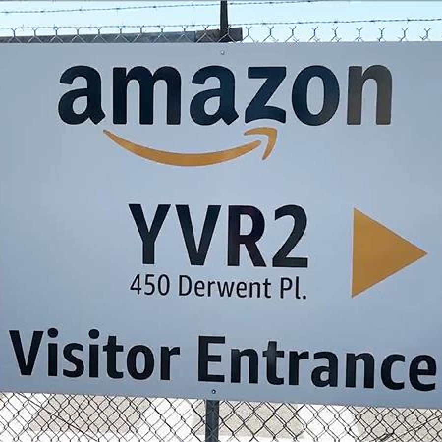 Amazon YVR2 Visitor Entrance Sign